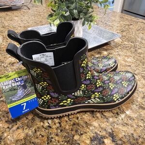 Western Chief Women, Floral Chelsea Rain Boots - Black and Multicolor